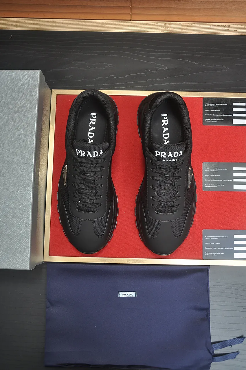 Men's shoes 💰580💶 [PRADA] Top original items, new seasonal styles, high-quality original items, top-grade high-mercerized cowhide combined with original breathable fabric + imported glue, imported stretch fabric inside with original cowhide feet, original thick outsole! Quality guaranteed! Code 38-45 (45 customized)